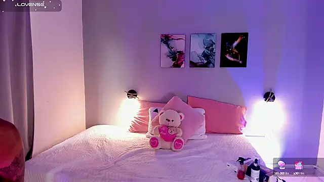 KimTayloor1 online show from October 11, 2025, 8:54 pm