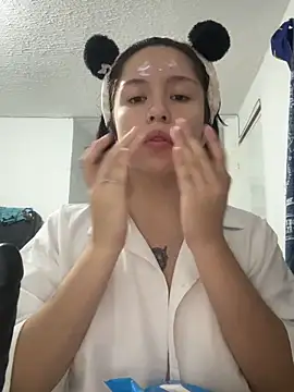 aliciia 23 online show from October 1, 2025, 4:17 am