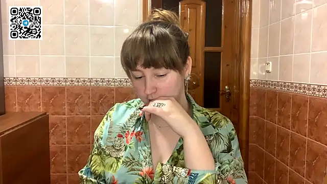 MaroonMoon  online show from November 10, 2025, 8:47 pm