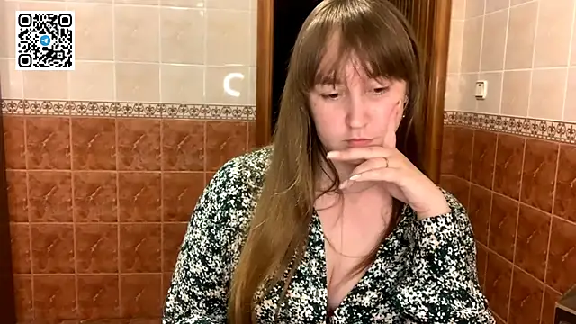 MaroonMoon  online show from September 19, 2025, 7:29 pm