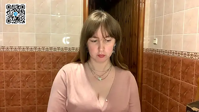 MaroonMoon  online show from September 27, 2025, 7:31 pm