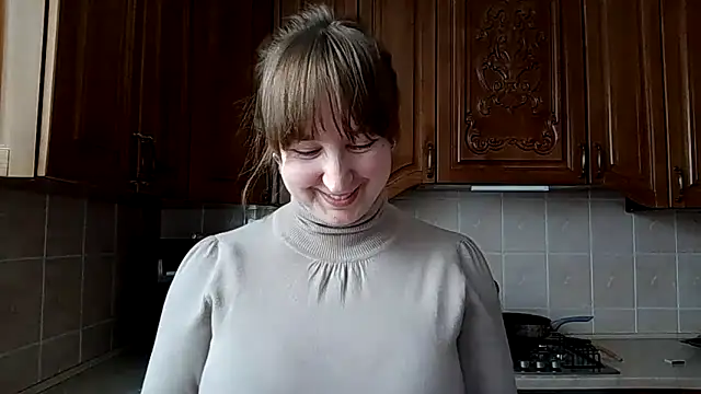 MaroonMoon  online show from April 9, 2026, 1:06 pm