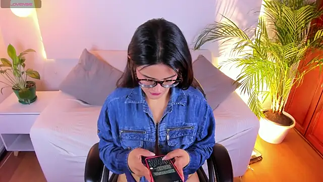 MeridaFox  online show from November 19, 2025, 5:02 pm