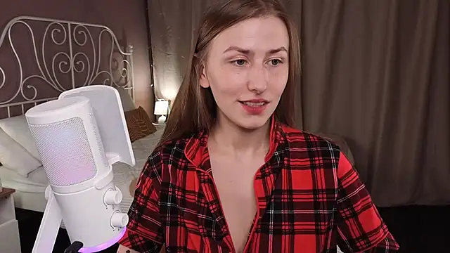 VesperaCeleste online show from November 9, 2025, 8:40 am