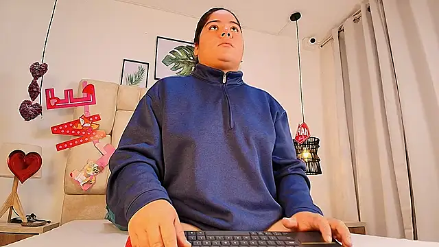 elizawiliamst online show from September 19, 2025, 12:20 pm