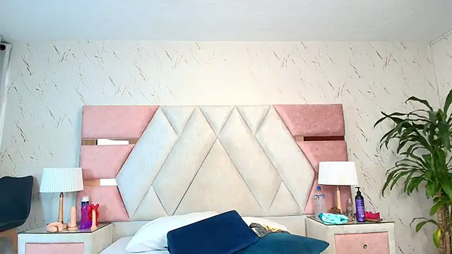 elizawiliamst online show from November 9, 2025, 2:21 pm