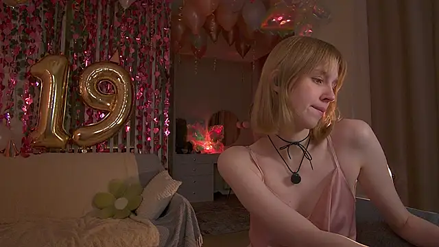 sofiapurex online show from February 19, 2026, 9:23 pm