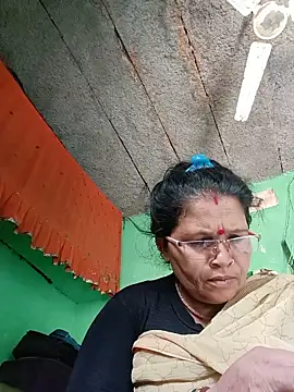 Snapshot of Manavi_x chatting on May 19, 2026, 8:10 am Manavi x online show from May 19, 2026, 8:10 am