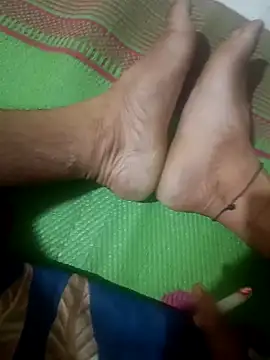 bobby3374 online show from October 28, 2025, 1:10 pm