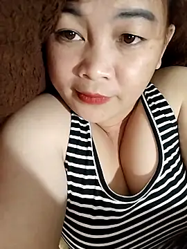 Lyly nuce online show from September 29, 2025, 3:02 am