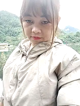 Lyly nuce online show from October 24, 2025, 8:46 am