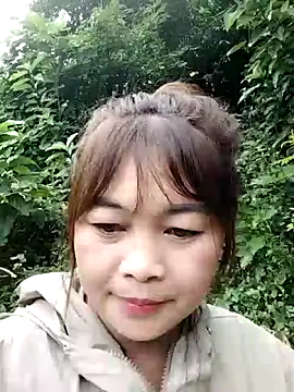 Lyly nuce online show from October 21, 2025, 2:22 am