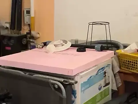 erik6980 online show from October 11, 2025, 6:25 am