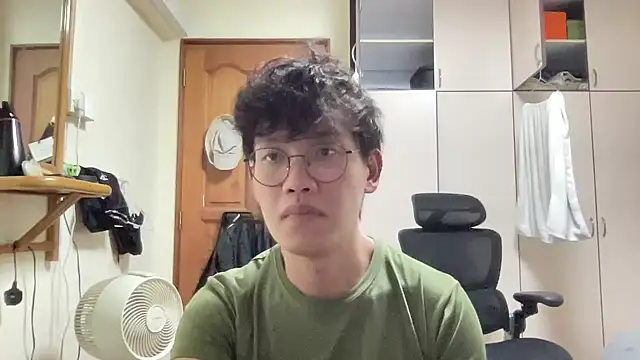 Passionatetwink2 online show from October 21, 2025, 11:20 am