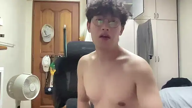 Passionatetwink2 online show from February 24, 2026, 11:33 am