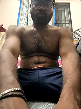 DJLOVE280825 online show from October 5, 2025, 8:43 pm