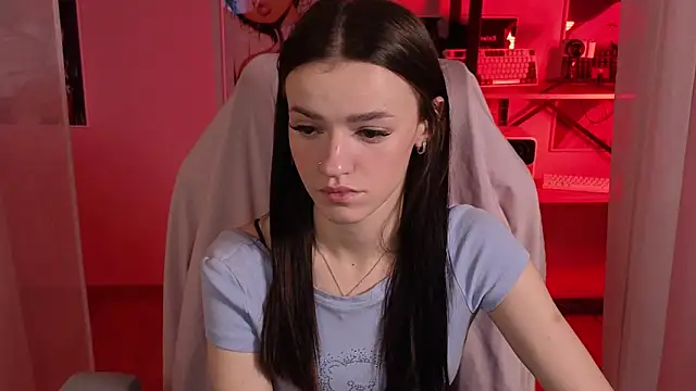 Snapshot of E_l_i_z_e_ chatting on November 11, 2025, 5:24 am E l i z e online show from November 11, 2025, 5:24 am