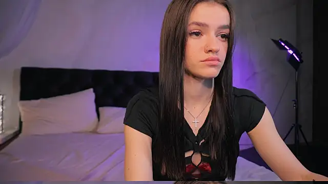 Snapshot of E_l_i_z_e_ chatting on November 21, 2025, 5:17 am E l i z e online show from November 21, 2025, 5:17 am