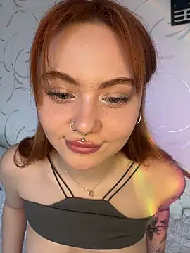 LunaMillie online show from February 24, 2026, 9:32 am