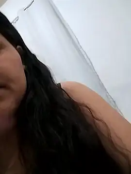 lauramartins7 online show from January 10, 2026, 1:56 am