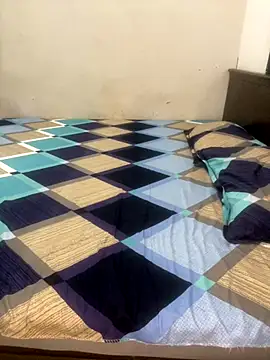 SIZZLER 1100 online show from October 12, 2025, 7:37 pm