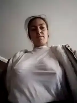 Snapshot of LenaBloomy chatting on October 2, 2025, 11:57 am LenaBloomy online show from October 2, 2025, 11:57 am