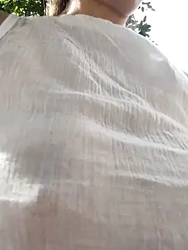 Snapshot of LenaBloomy chatting on September 20, 2025, 10:42 am LenaBloomy online show from September 20, 2025, 10:42 am