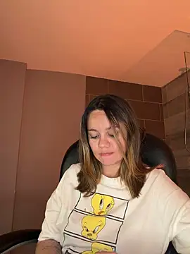 Sky Junne online show from March 9, 2026, 5:38 pm