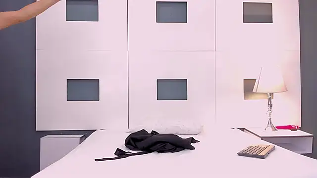 MarcelaLima online show from September 22, 2025, 11:49 am