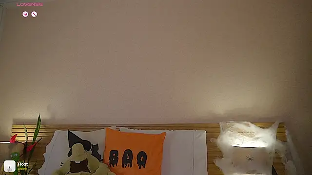 Seducktive online show from October 27, 2025, 6:09 pm