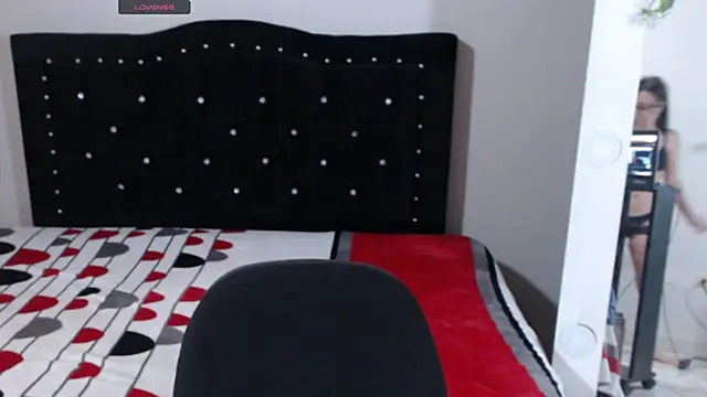 Snapshot of Coraline_Playful chatting on November 15, 2025, 6:56 pm Coraline Playful online show from November 15, 2025, 6:56 pm