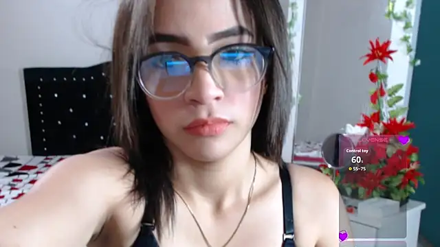 Snapshot of Coraline_Playful chatting on September 16, 2025, 12:06 pm Coraline Playful online show from September 16, 2025, 12:06 pm