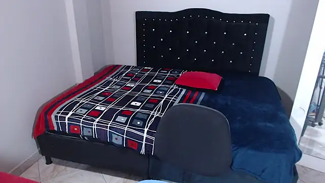 Snapshot of Coraline_Playful chatting on November 24, 2025, 6:19 pm Coraline Playful online show from November 24, 2025, 6:19 pm