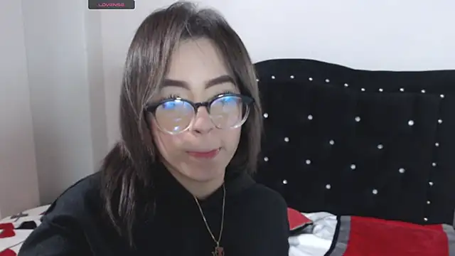 Snapshot of Coraline_Playful chatting on September 25, 2025, 12:33 pm Coraline Playful online show from September 25, 2025, 12:33 pm