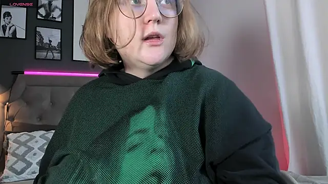 Snapshot of Alissa_S chatting on February 6, 2025, 11:53 am Alissa S online show from February 6, 2025, 11:53 am