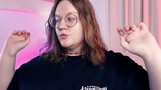 Snapshot of Alissa_S chatting on September 9, 2025, 5:00 pm Alissa S online show from September 9, 2025, 5:00 pm