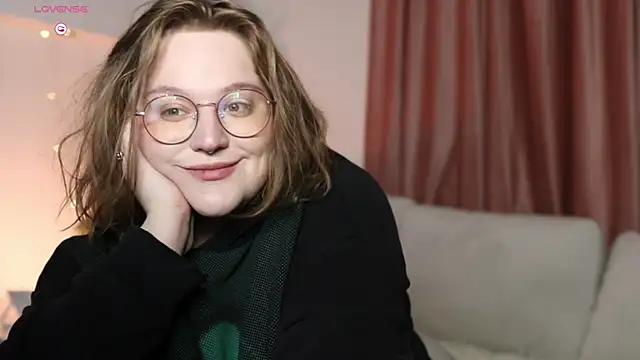 Snapshot of Alissa_S chatting on March 18, 2025, 2:28 pm Alissa S online show from March 18, 2025, 2:28 pm