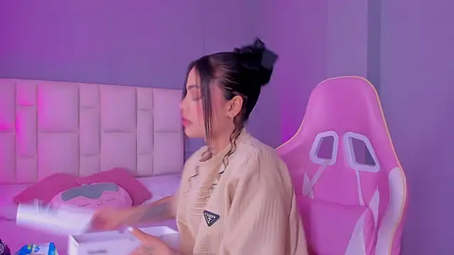 SammyRose  online show from February 23, 2026, 7:47 pm