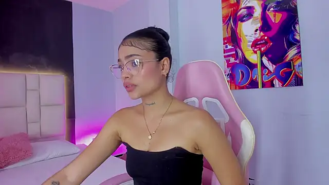 SammyRose  online show from October 3, 2025, 8:10 pm