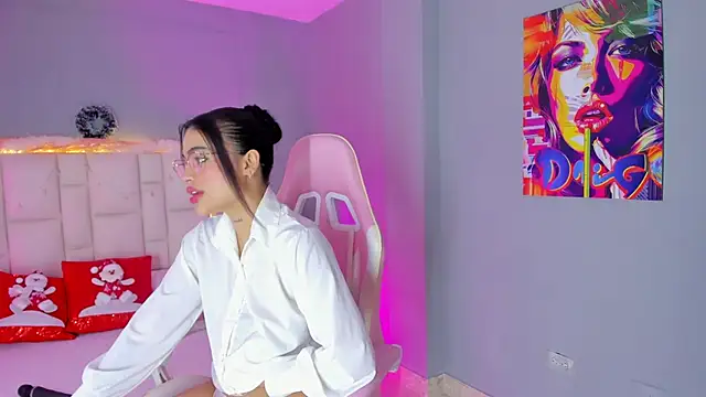 SammyRose  online show from December 15, 2025, 7:52 pm