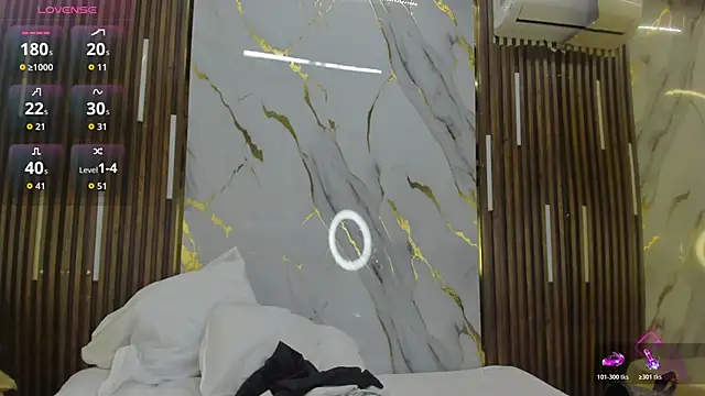 VictoriaDuart online show from April 6, 2026, 8:21 pm