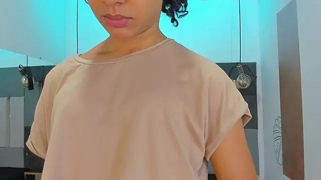 VictoriaDuart online show from February 19, 2026, 8:28 pm