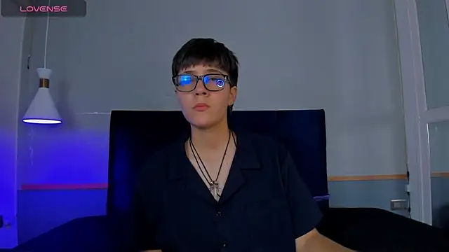 Tsuki Maru online show from November 17, 2025, 8:35 pm