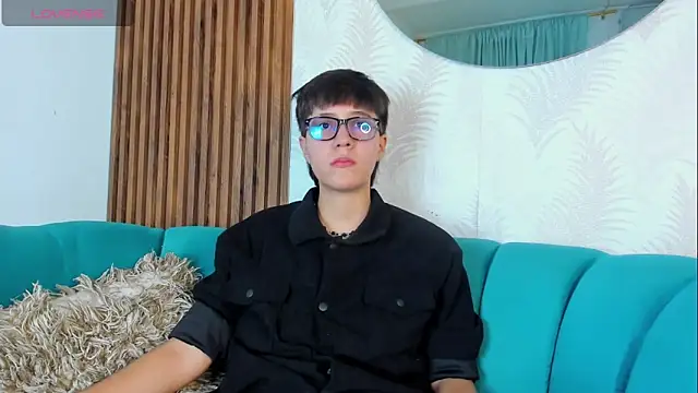 Tsuki Maru online show from November 11, 2025, 2:34 pm