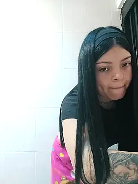 LunaJacobs online show from October 16, 2025, 7:33 pm