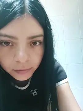 LunaJacobs online show from April 9, 2026, 5:19 pm