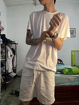 Luck  090 online show from April 16, 2026, 9:39 pm