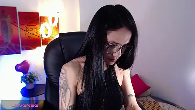 Ashley olivares online show from October 1, 2025, 1:11 am