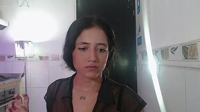 Snapshot of emily_rz1 chatting on July 11, 2026, 5:13 pm emily rz1 online show from July 11, 2026, 5:13 pm
