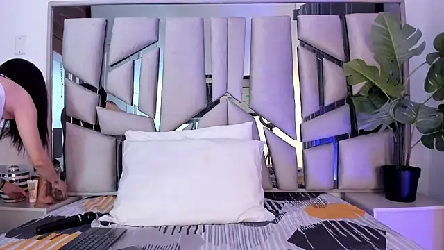  valeria saenz  online show from November 3, 2025, 2:50 am